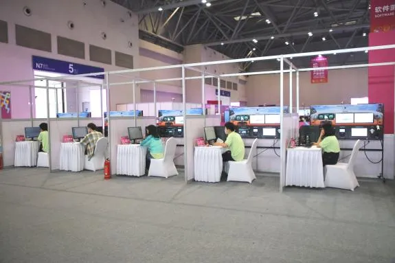 助力第二届“一带一路”国际技能大赛智能汽车软件技术表演赛顺利举办